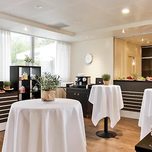 Otel Essential By Dorint ****